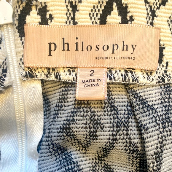 Classy pencil skirts perfect for the office or date night - Picture 4 of 4